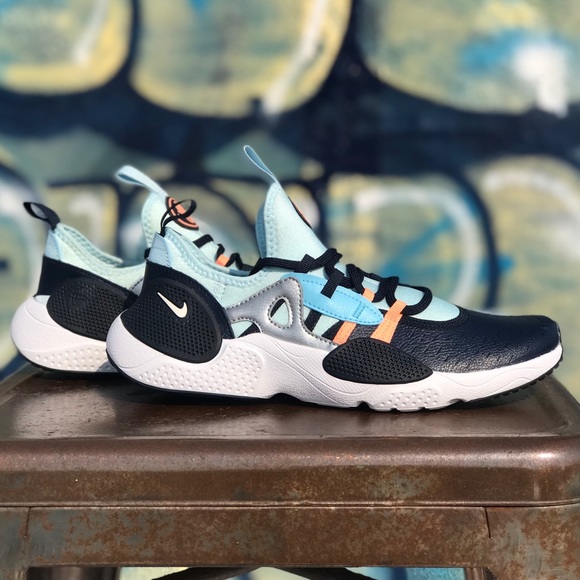 Nike Huarache E.D.G.E. Comfortable Retro Sneakers - Picture 7 of 8